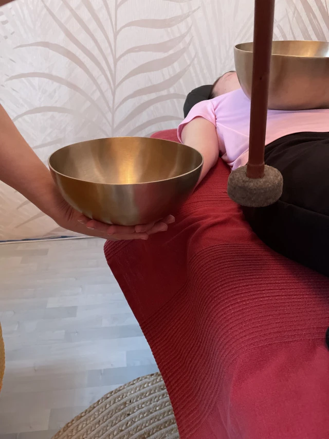 Klangschalenmassage Hand