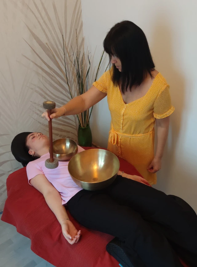 Klangschalenmassage Rückenlage